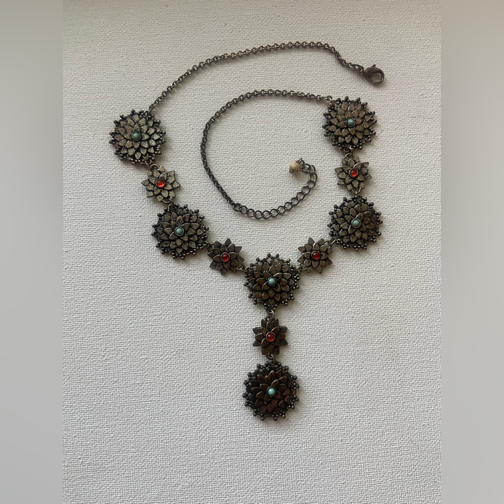 Vintage Y2K Silver tone flower "Y" necklace